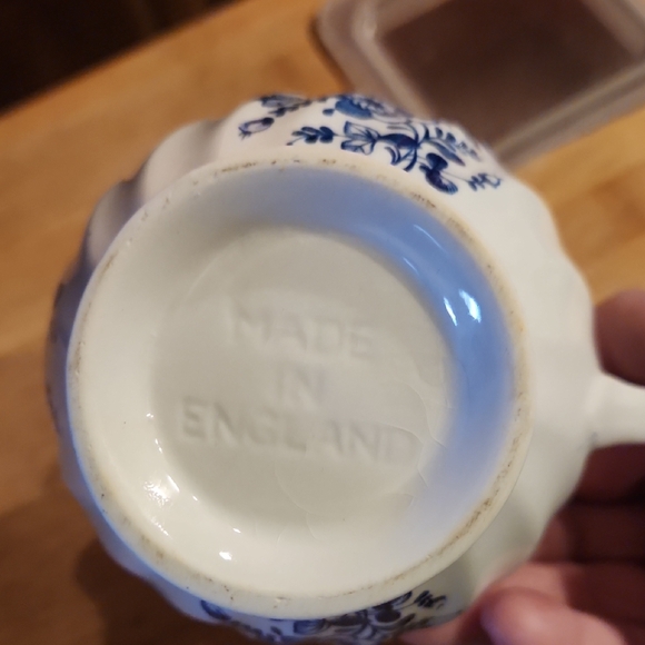 Johnson Brothers Blue and White Floral Pitcher - Picture 6 of 8